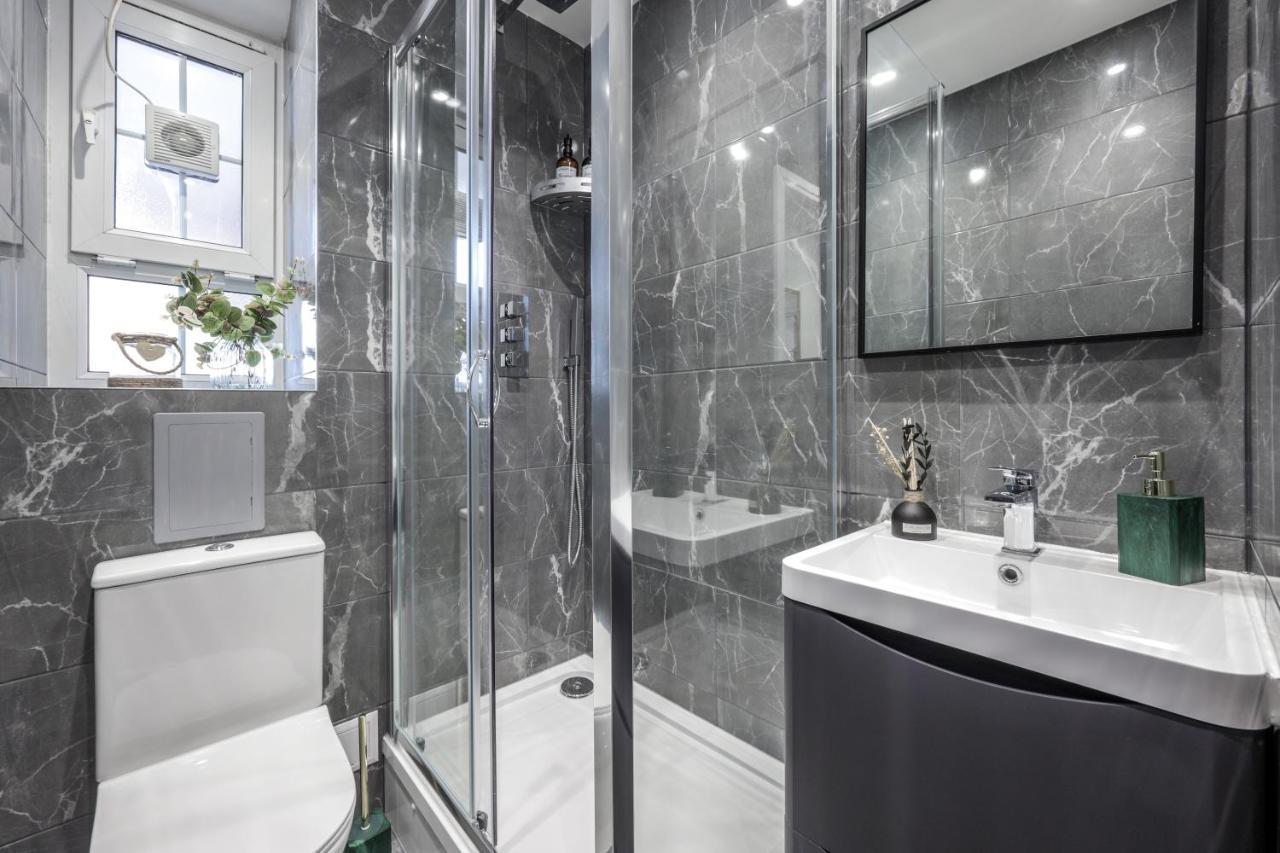 Cosy 4-Bedroom Apartment Next To Borough London Exterior photo